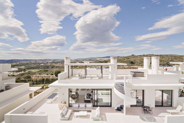 Foto 2 de Àtic en venda a Casares de 2 habitacions amb terrassa i piscina