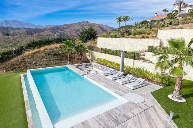 Foto 2 de Xalet en venda a urbanización Montemayor de 7 habitacions amb terrassa i piscina