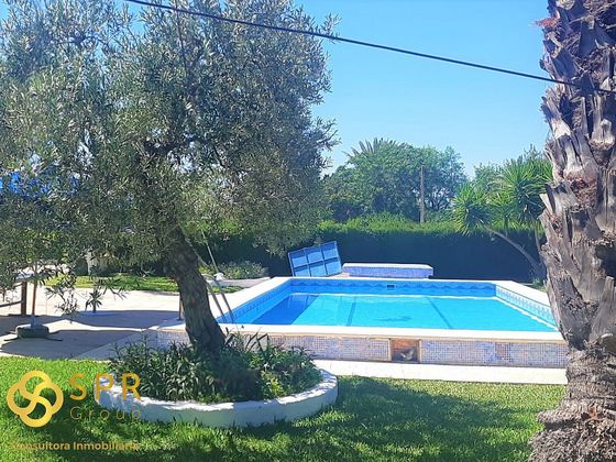 Foto 1 de Venta de chalet en Rinconada (La) de 3 habitaciones con piscina y jardín