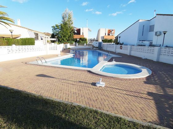 Foto 1 de Casa en lloguer a calle Merla de 2 habitacions amb terrassa i piscina