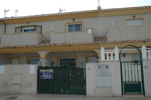 Foto 1 de Casa adossada en venda a calle Himilce de 2 habitacions amb terrassa i aire acondicionat