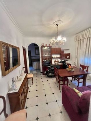 Foto 1 de Venta de casa en Coria del Río de 4 habitaciones y 150 m²