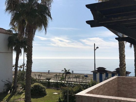 Foto 1 de Venta de ático en Laguna Beach de 2 habitaciones con terraza y piscina