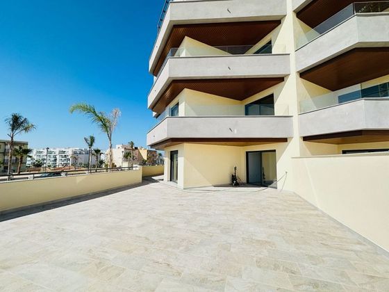 Foto 1 de Venta de piso en Urbanización Santa Rosa de 3 habitaciones con terraza y piscina