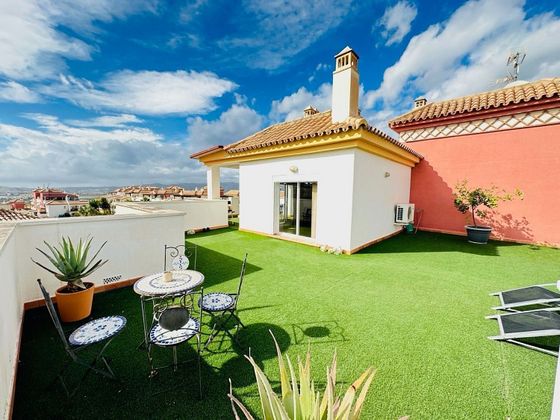 Foto 1 de Àtic en venda a Caleta de Vélez de 3 habitacions amb terrassa i piscina