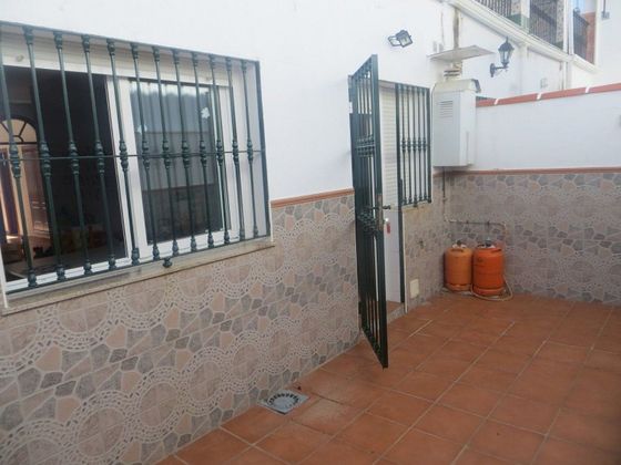 Foto 2 de Chalet en venta en Santa Olalla del Cala de 3 habitaciones con balcón