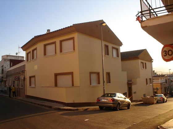 Foto 1 de Casa adosada en venta en calle Cadiz de 3 habitaciones con garaje