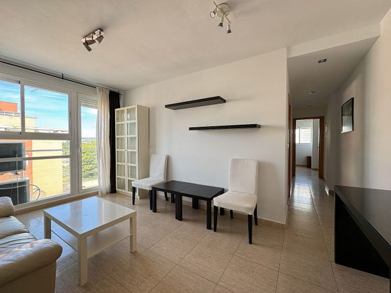 Foto 1 de Alquiler de piso en Juan Carlos I de 2 habitaciones con garaje y muebles