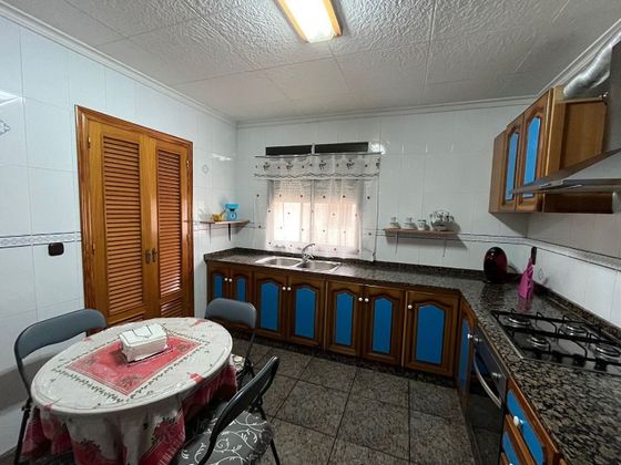 Foto 2 de Casa rural en venta en calle Mariano Benlliure de 5 habitaciones con garaje y aire acondicionado