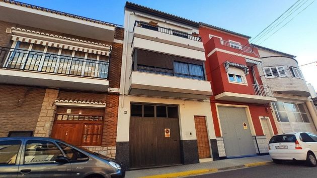 Foto 1 de Venta de casa en Villanueva de Castellón de 4 habitaciones con terraza y garaje