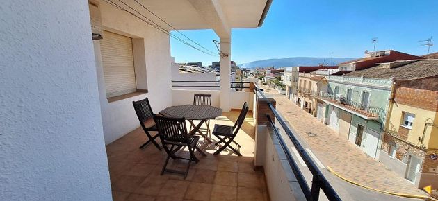 Foto 1 de Venta de piso en Chella de 5 habitaciones con terraza y balcón