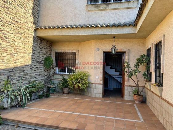 Foto 1 de Casa en venda a Lepe ciudad de 4 habitacions amb terrassa i piscina