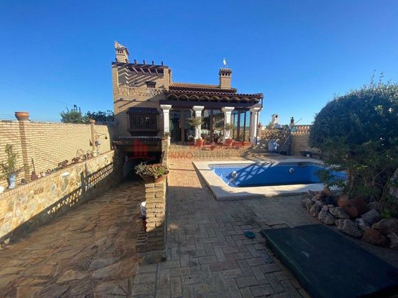 Foto 1 de Casa en venda a Lepe ciudad de 3 habitacions amb terrassa i piscina