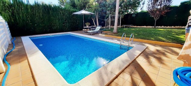 Foto 2 de Xalet en venda a Picassent de 3 habitacions amb terrassa i piscina