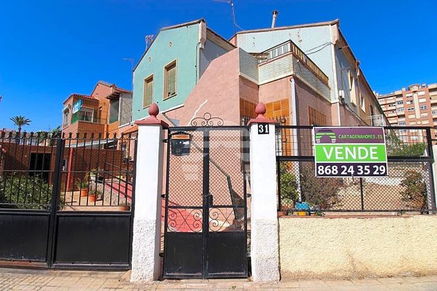 Foto 1 de Xalet en venda a calle Picasso de 5 habitacions amb terrassa i jardí