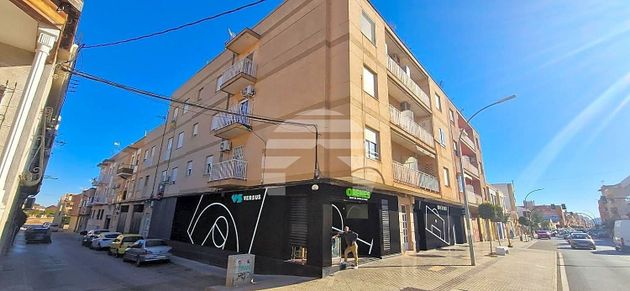 Foto 1 de Pis en venda a calle Montserrat de 4 habitacions amb balcó