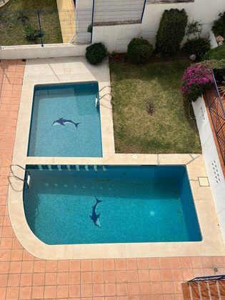 Foto 1 de Venta de dúplex en Montemar de 4 habitaciones con terraza y piscina