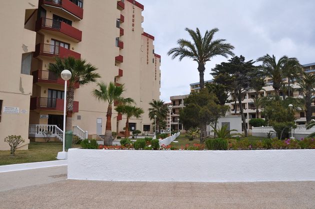 Foto 2 de Venta de local en Playa del Galán con terraza y piscina