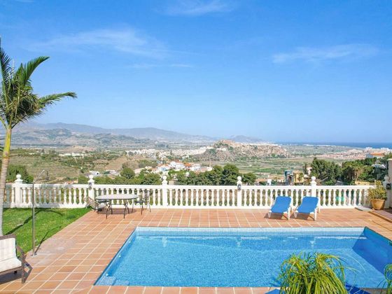 Foto 2 de Xalet en venda a Salobreña de 7 habitacions amb terrassa i piscina