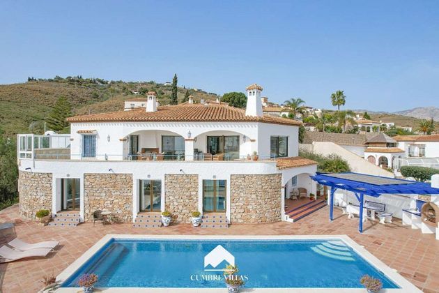 Foto 1 de Xalet en venda a Salobreña de 5 habitacions amb terrassa i piscina
