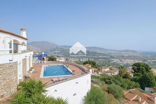 Foto 2 de Chalet en venta en Salobreña de 5 habitaciones con terraza y piscina