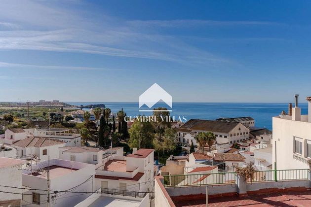 Foto 2 de Casa adossada en venda a Salobreña de 4 habitacions amb terrassa