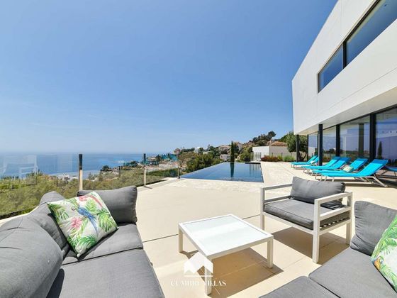 Foto 1 de Chalet en venta en Salobreña de 5 habitaciones con terraza y piscina