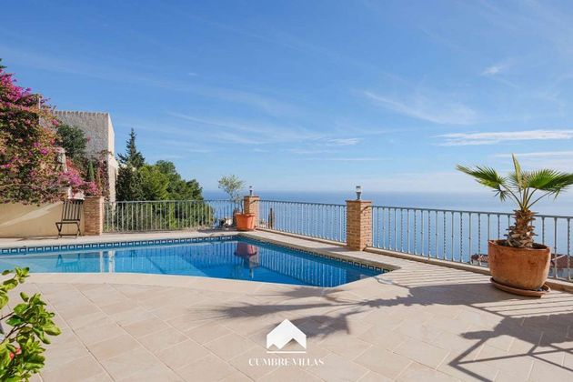 Foto 1 de Xalet en venda a Salobreña de 3 habitacions amb terrassa i piscina