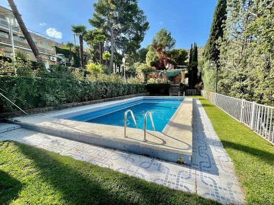 Foto 2 de Venta de casa en calle De la Sierra de 10 habitaciones con terraza y piscina