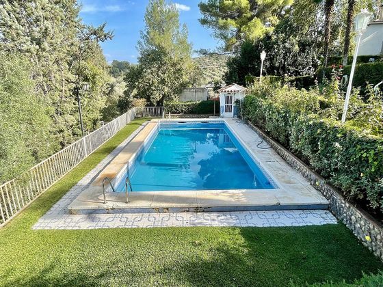Foto 1 de Casa en venda a calle De la Sierra de 10 habitacions amb terrassa i piscina