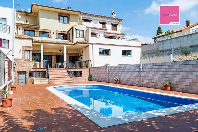 Foto 1 de Casa adossada en venda a Guardia de Jaén (La) de 5 habitacions amb terrassa i piscina