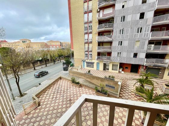 Foto 1 de Piso en alquiler en avenida De Madrid de 4 habitaciones con terraza y garaje