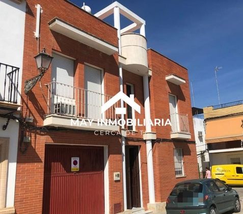 Foto 1 de Xalet en venda a Coria del Río de 5 habitacions amb balcó i aire acondicionat