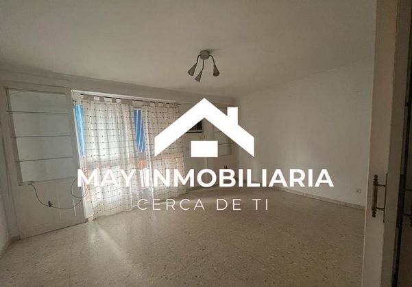 Foto 1 de Piso en venta en Puebla del Río (La) de 3 habitaciones con balcón