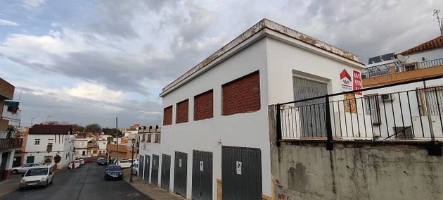Foto 2 de Local en venda a calle Doctor Marañon amb garatge