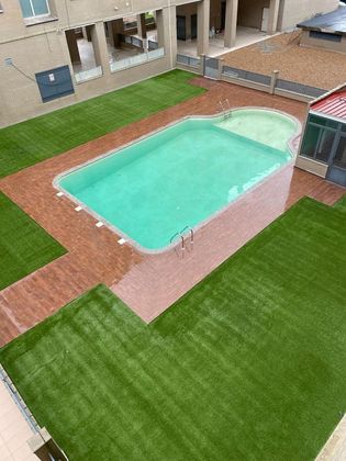 Foto 1 de Pis en lloguer a Nuevo Cáceres de 4 habitacions amb terrassa i piscina