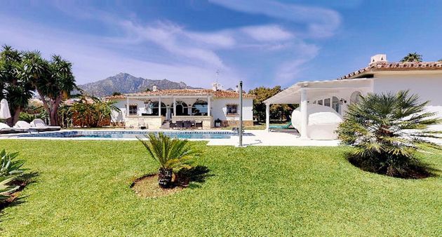 Foto 1 de Xalet en venda a paseo De Los Jazmines de 4 habitacions amb terrassa i piscina