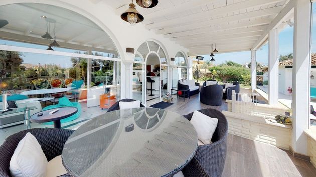 Foto 2 de Chalet en venta en paseo De Los Jazmines de 4 habitaciones con terraza y piscina