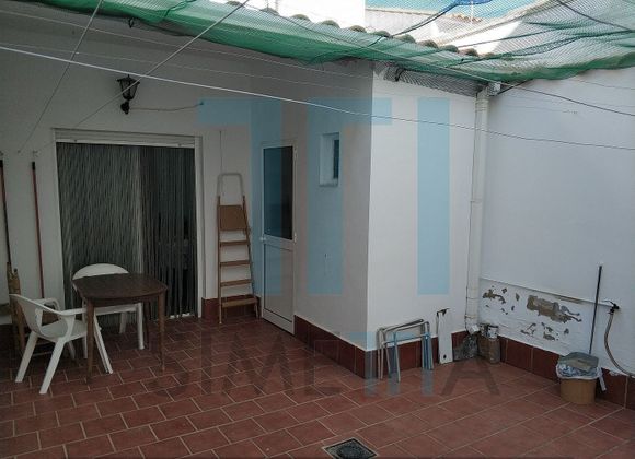 Foto 1 de Casa adossada en venda a Puebla del Maestre de 4 habitacions amb terrassa i balcó