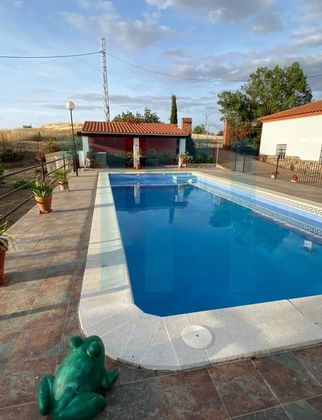 Foto 1 de Venta de casa rural en Llerena de 4 habitaciones con piscina y jardín