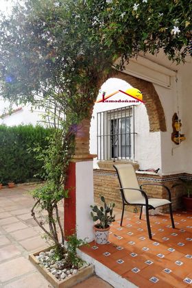 Foto 1 de Chalet en venta en Matalascañas de 3 habitaciones con terraza y aire acondicionado