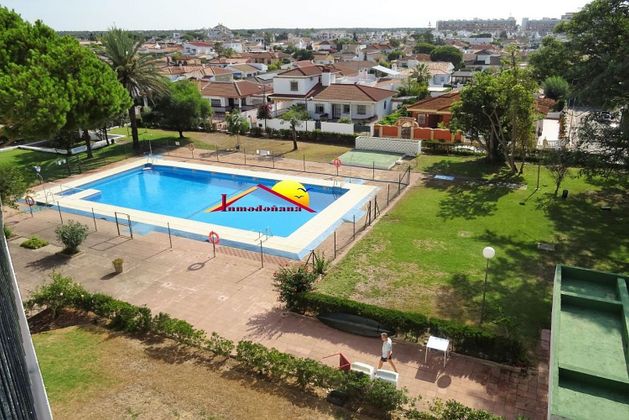 Foto 1 de Piso en venta en Matalascañas de 4 habitaciones con terraza y piscina