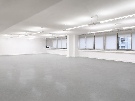 Foto 1 de Alquiler de oficina en El Pla del Remei de 937 m²