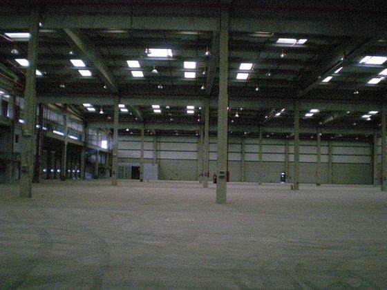 Foto 1 de Alquiler de nave en Tablada de 2192 m²