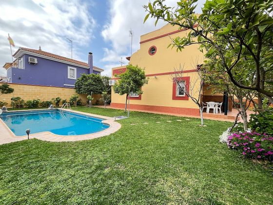 Foto 2 de Xalet en venda a calle Comandante José Sáenz de 4 habitacions amb terrassa i piscina