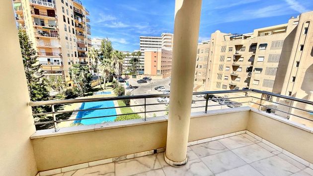 Foto 2 de Pis en venda a avenida De Playamar de 2 habitacions amb terrassa i piscina