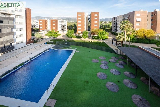 Foto 2 de Piso en venta en calle Aljancira de 2 habitaciones con terraza y piscina