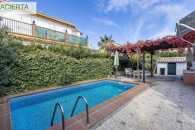 Foto 2 de Xalet en venda a Zubia (La) de 8 habitacions amb terrassa i piscina
