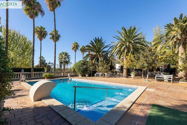 Foto 2 de Chalet en venta en Pedanías de Granada de 6 habitaciones con terraza y piscina