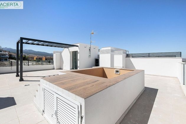 Foto 1 de Ático en venta en Bola de Oro - Serrallo de 4 habitaciones con terraza y piscina